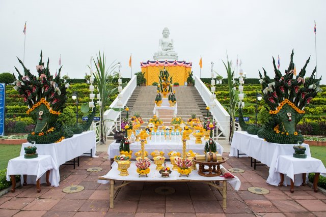 พิธีบวงสรวงหลวงพ่อพระโลกธาตุหยกขาว  9 กันยายน 2556