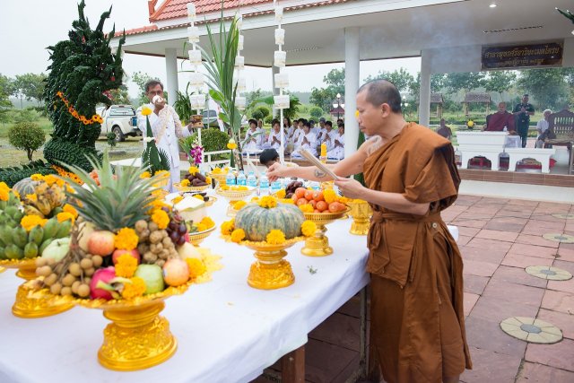 พิธีบวงสรวงหลวงพ่อพระโลกธาตุหยกขาว  9 กันยายน 2556