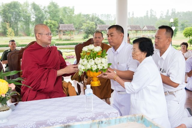 พิธีบวงสรวงหลวงพ่อพระโลกธาตุหยกขาว  9 กันยายน 2556