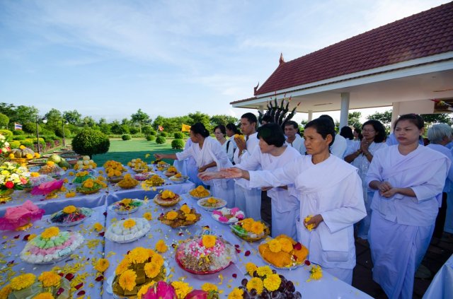 \"บวงสรวงพระโลกธาตุหยกขาว\"  9 ก.ย. 57